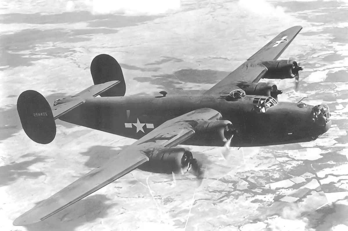 Consolidated B-24 Liberator - 18 482