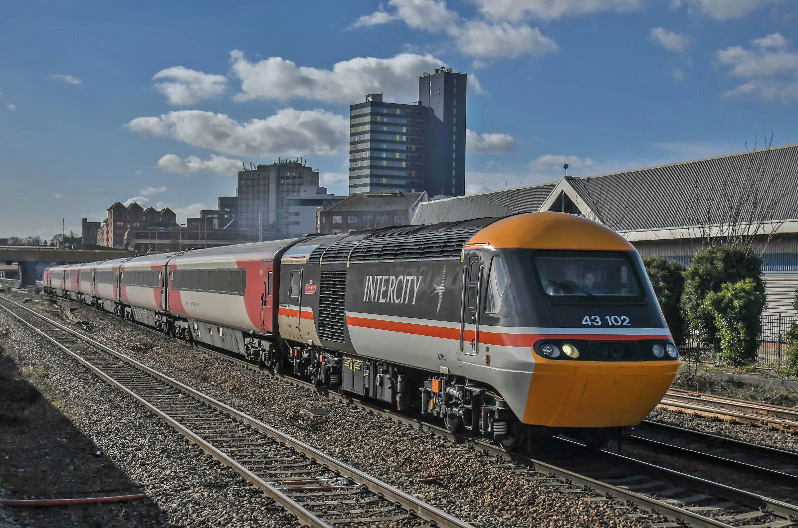 4. << Train &agrave; grande vitesse >> de classe 43 - 239 km/h