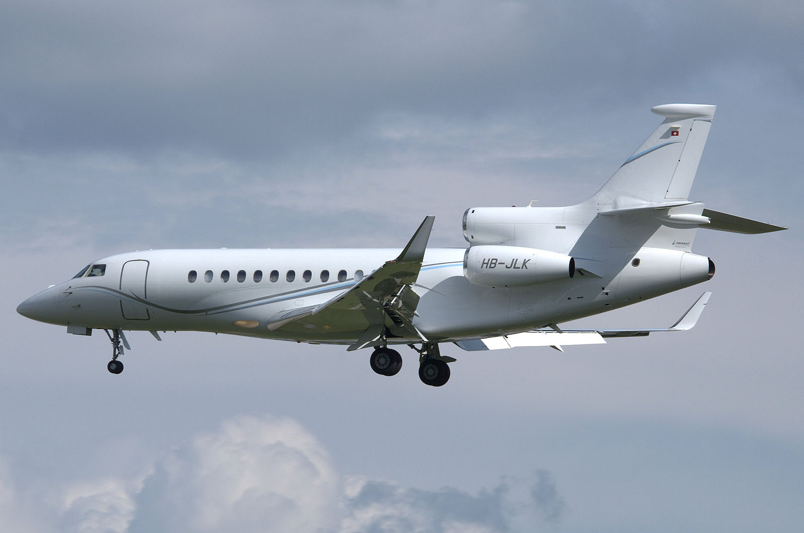  Dassault Falcon 900