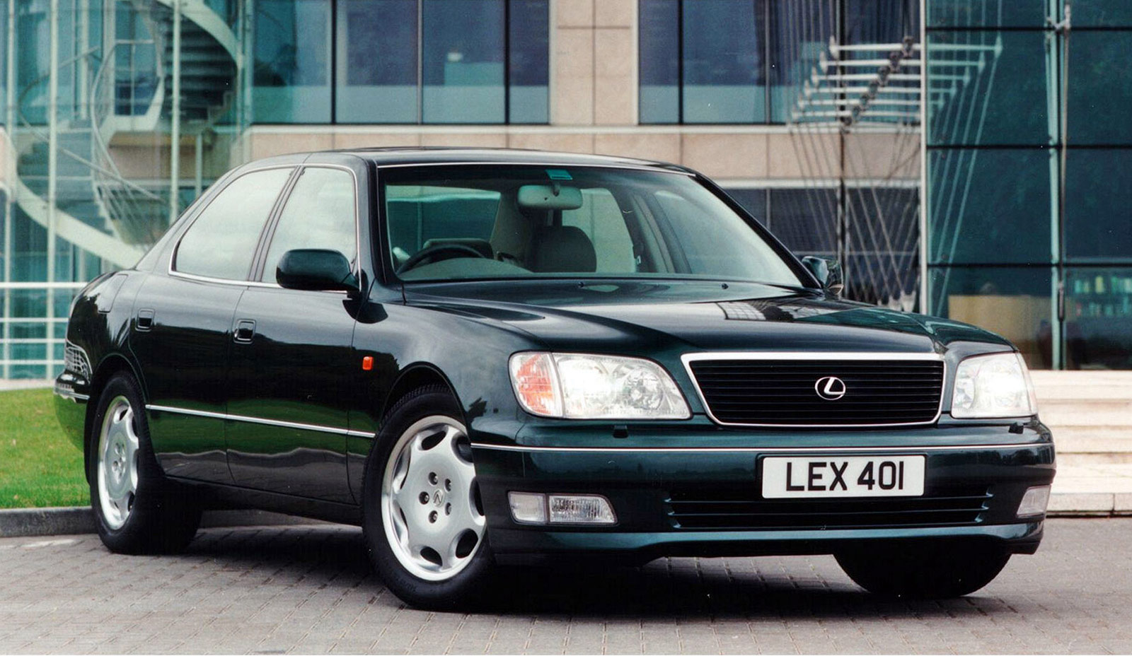  Lexus LS400