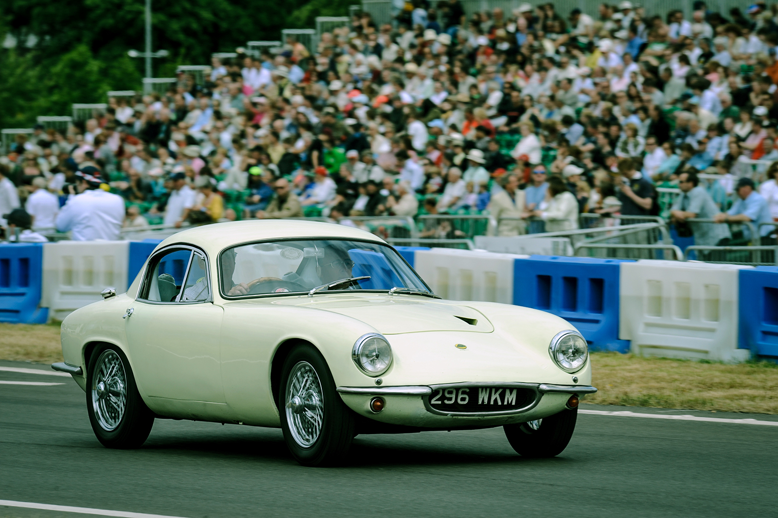  Lotus Elite (1957-63) &ndash; 1,078 sold