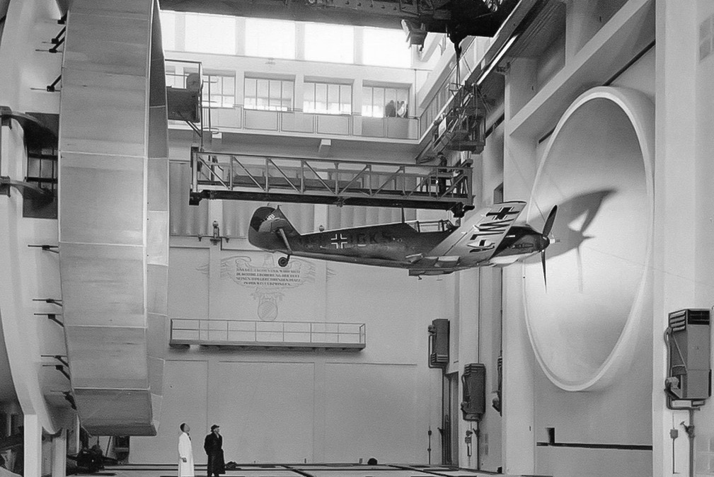  El Spitfire toma la delantera y el formidable F