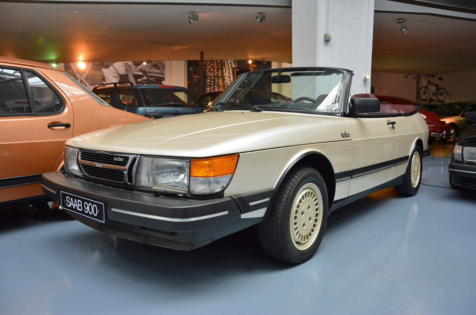 900 Cabriolet (1983)