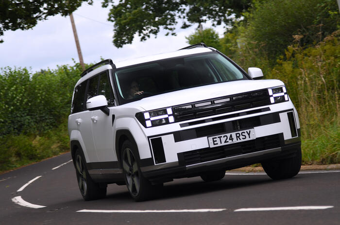 01 Hyundai Santa Fe 2024 review lead front cornering