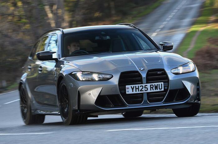 BMW M3 Touring front dynamic