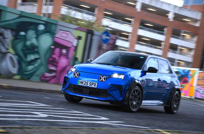 Alpine A290 GTS LT  FP  2025 jb6 1600x1067 dbfb1021 a8fb 4d27 9f22 e72f0655efee