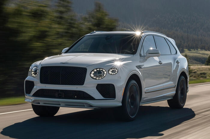 Bentley Bentayga Speed 2025 front quarter tracking