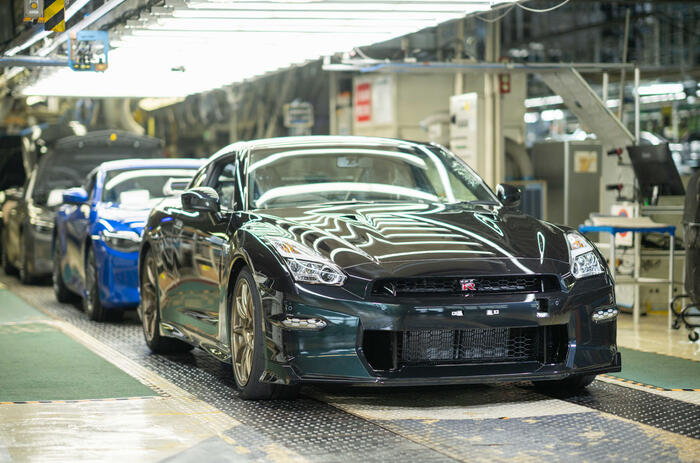 Final Nissan GT R production line
