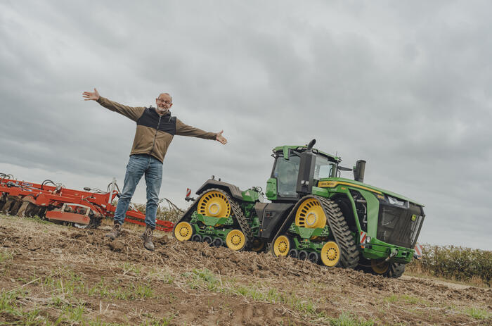 John Deere 830 9RX Xmas RT 2025   ME 94 1600x1067 e79e93ab 280d 4666 a7c4 663a134e1cd6