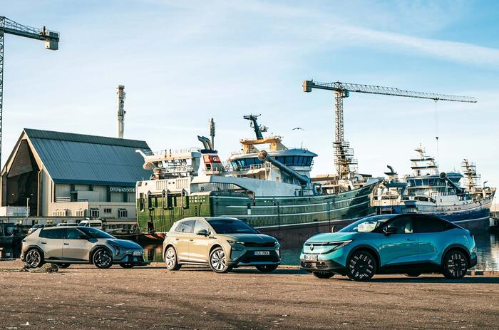 LEADnissan leaf vs kia ev4 vs skoda elroq 2025 jh b 2