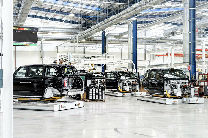 levc ansty factory taxis being built