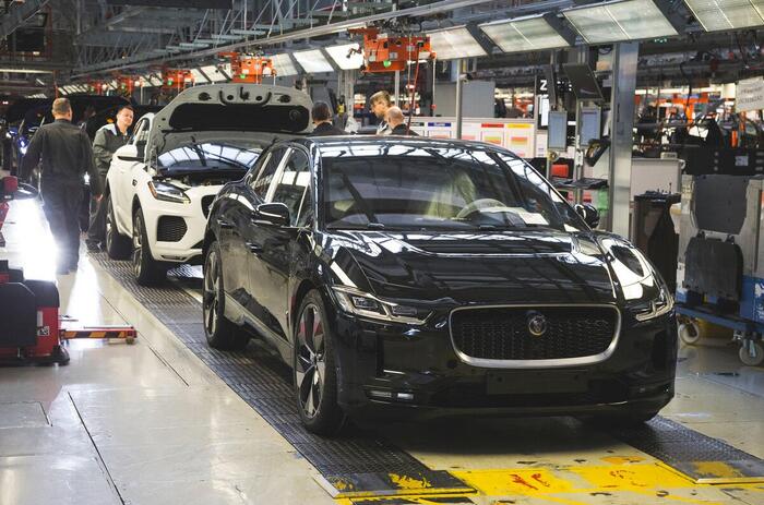 Magna Steyr Jaguar production line