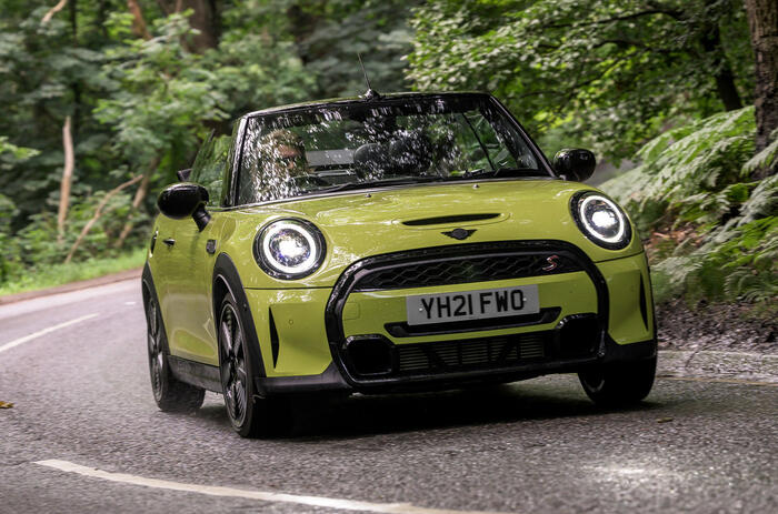 Mini Cooper S Convertible  21 kc lt