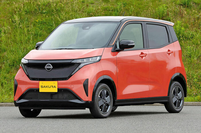 nissan sakura front three quarter