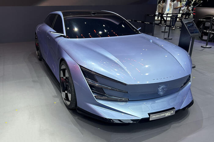 Peugeot Concept 6 estate front 
