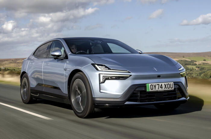 Polestar 4 front quarter tracking