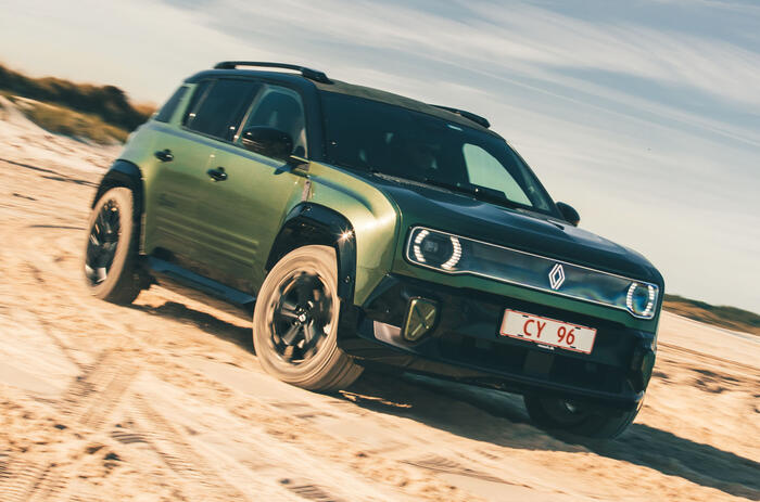 renault 4 savane 2025 jh front quarter tracking