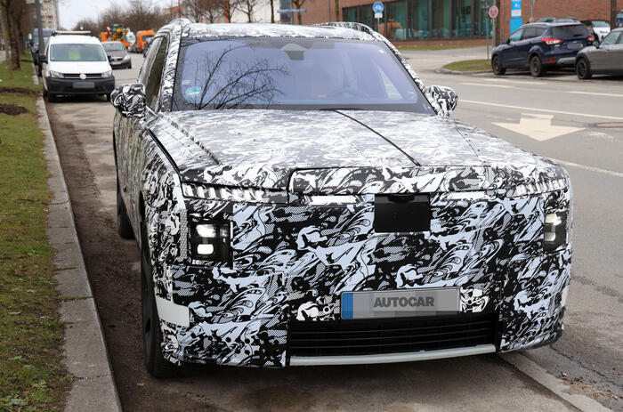 Rolls Royce EV SUV bonnet