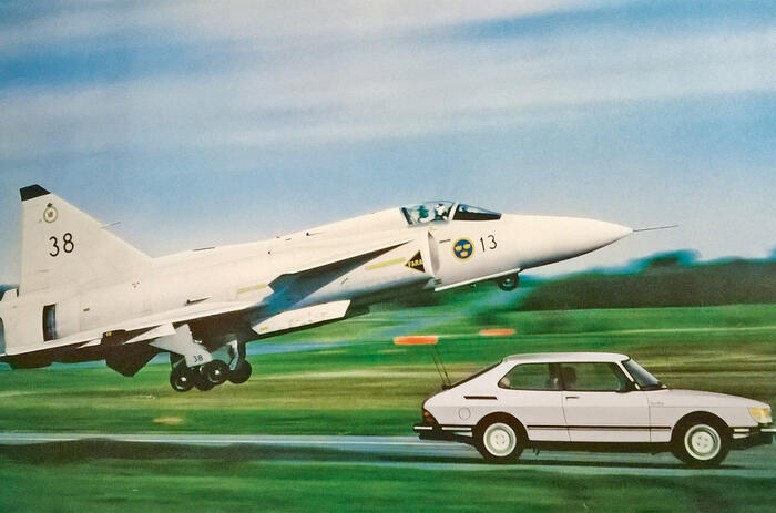 SAAB jet fighter lead