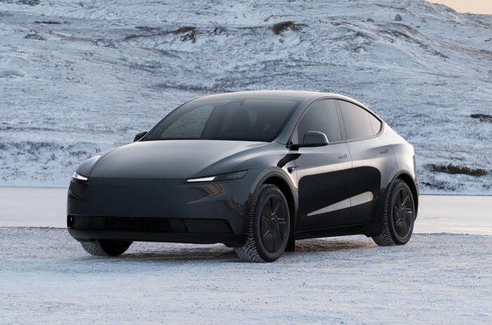 Tesla   Model Y Standard Long Range Rear Wheel Drive