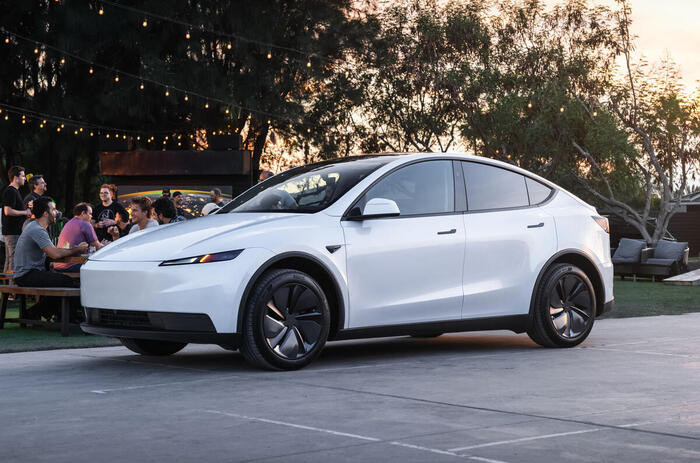 tesla model y standard front 3 4