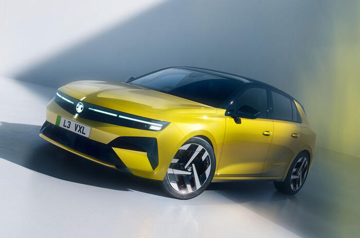 Vauxhall Astra 2026 front quarter static