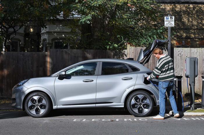 Ford Puma e LT  MS  2025 jb4