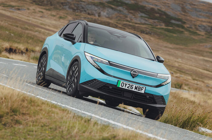 Nissan Leaf review 2026 001