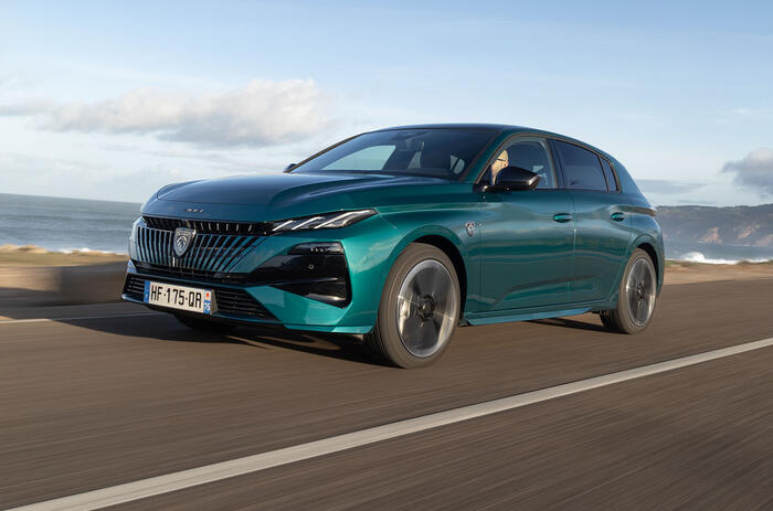 Peugeot 308 GT Electric review 2025 000