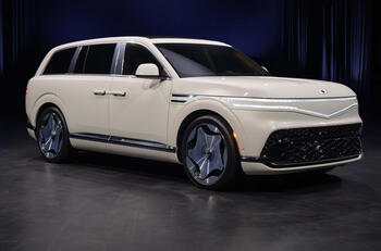 260820 anewiconrsquosarrivalgenesisunveilsgv90flagshipsuv 18