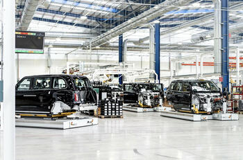 levc ansty factory taxis being built