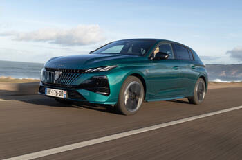 Peugeot 308 GT Electric review 2025 000