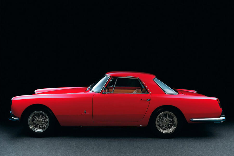 0 Ferrari 250gt pininfarina coupe static side