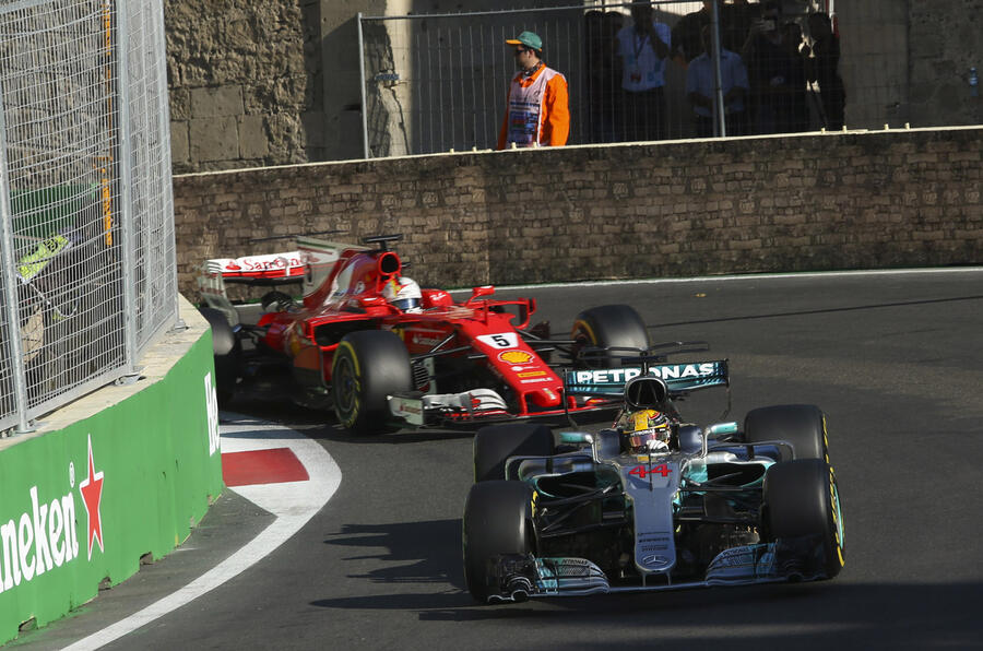 03-hamilton-vettel-azerbaijan taciki.ru