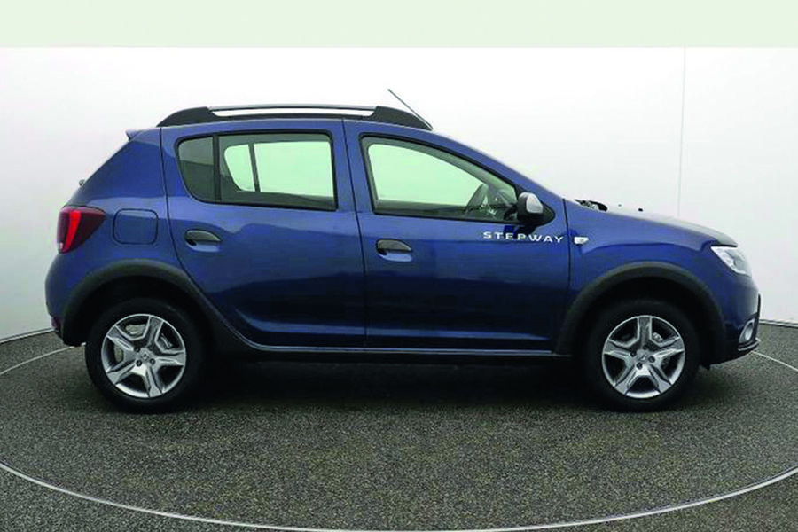 1 Dacia sandero stepway side