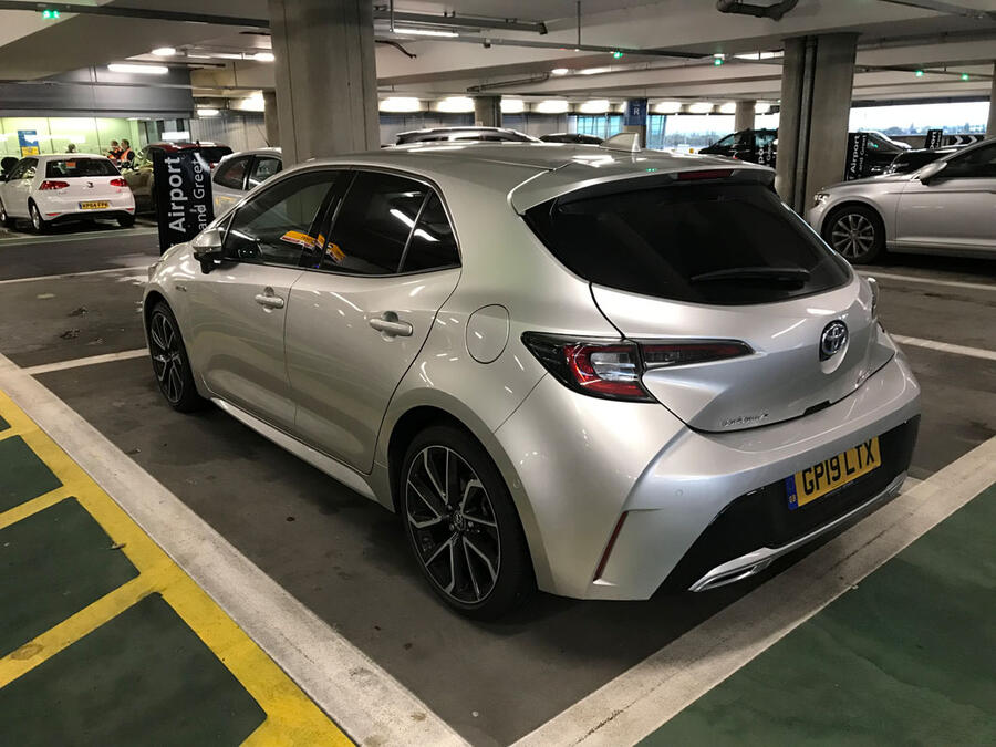 1 Toyota corolla lt parking