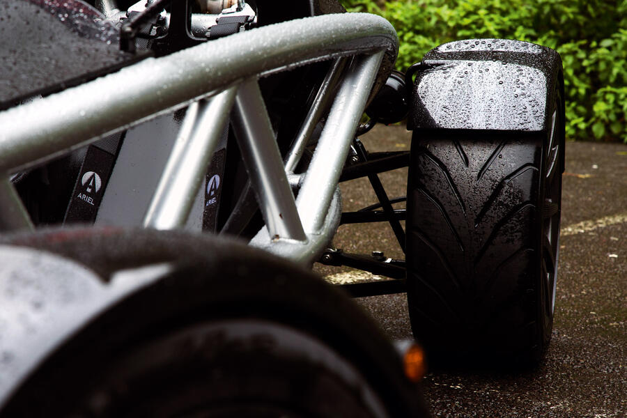 10 Ariel atom 4 2019 front wheel