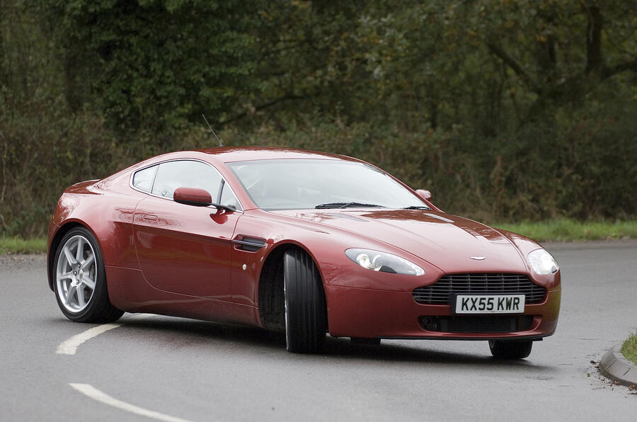 10 Aston martin v8 vantage 2005 front three quarters tracking