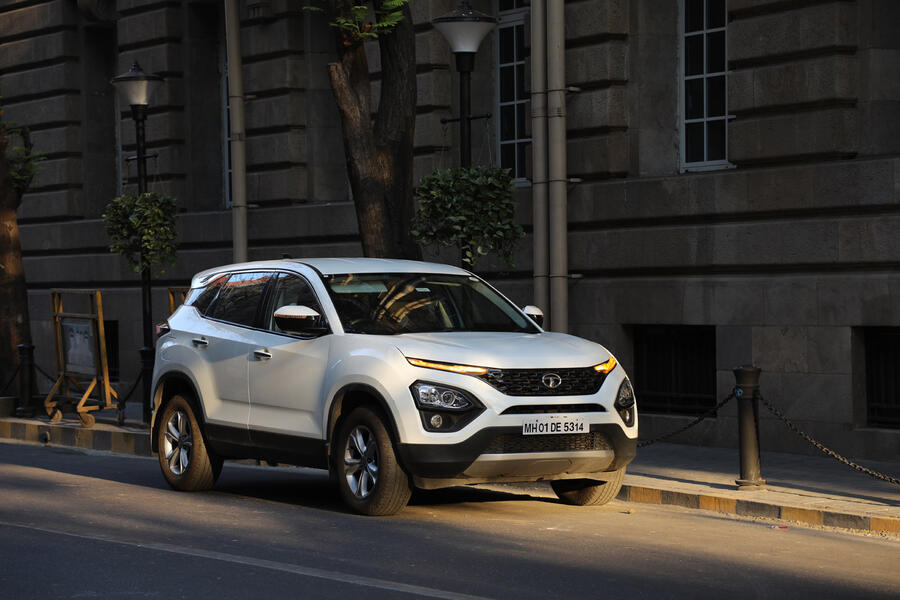 11 Tata harrier 2019 hero front