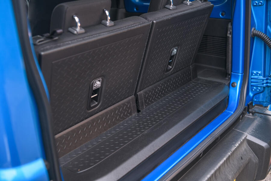 12 Suzuki jimny 2019 lt boot