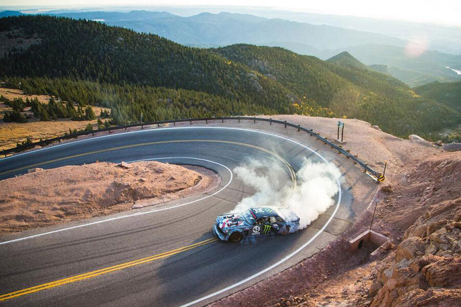 13 Hoonicorn pikes peak
