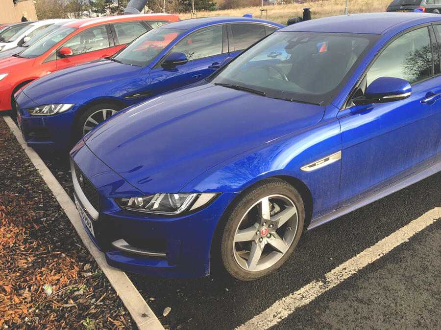 13 Jaguar xe 2019 lt car park