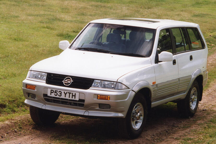 13 Ssangyong musso hero front