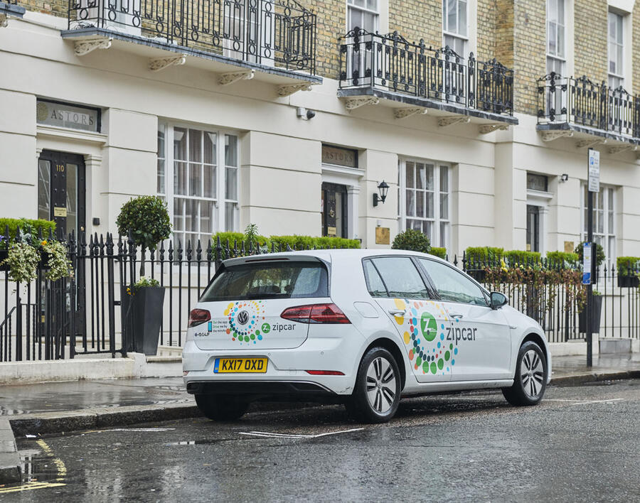 1565901 Volkswagen e golf and zipcar 3