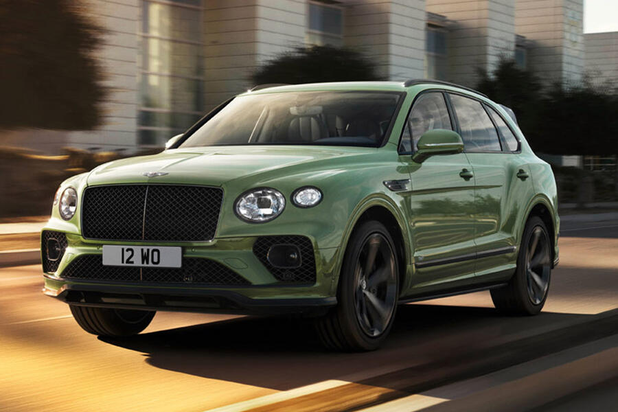 17 Bentley bentayga facelift hero front