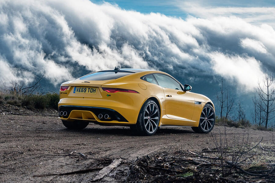 17 Jaguar f type rear