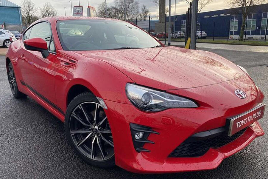 17 Dc95e1a78a0e47c3bdb9652a83f1f757