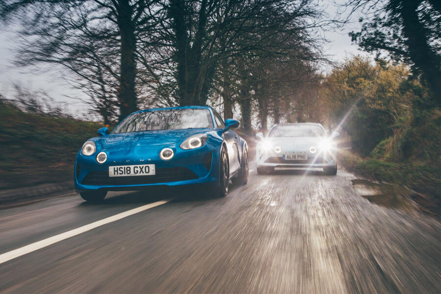 18 Alpine a110 front 0