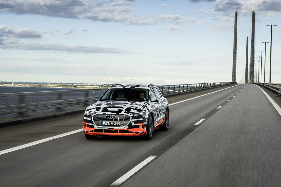 19 Audi etron prototype drive 2018 otr front