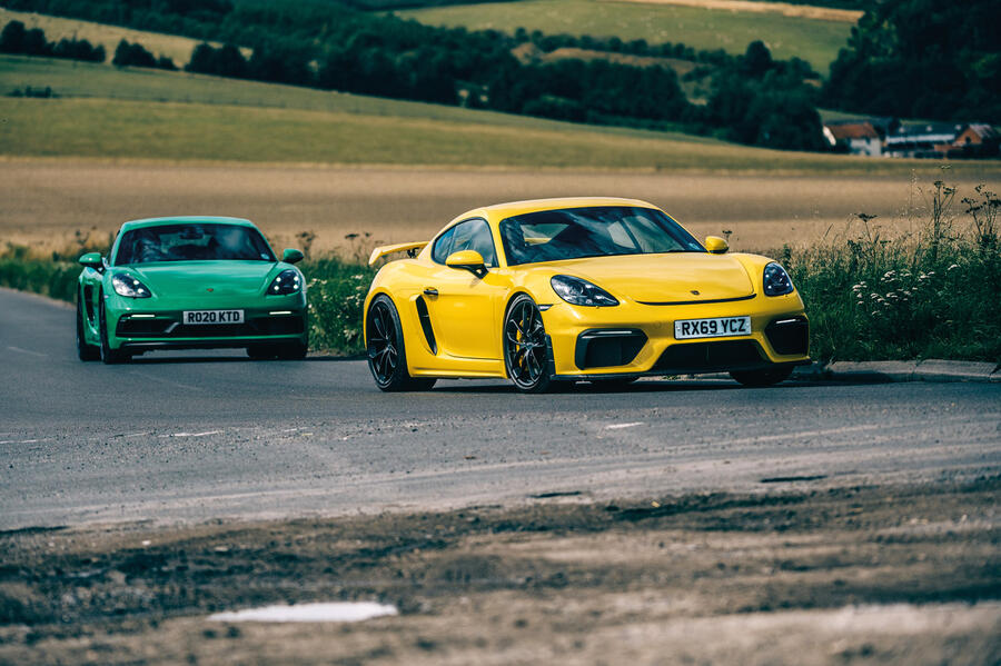19 Porsche cayman gts front